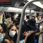 Un convoy lleno del Metro de Barcelona