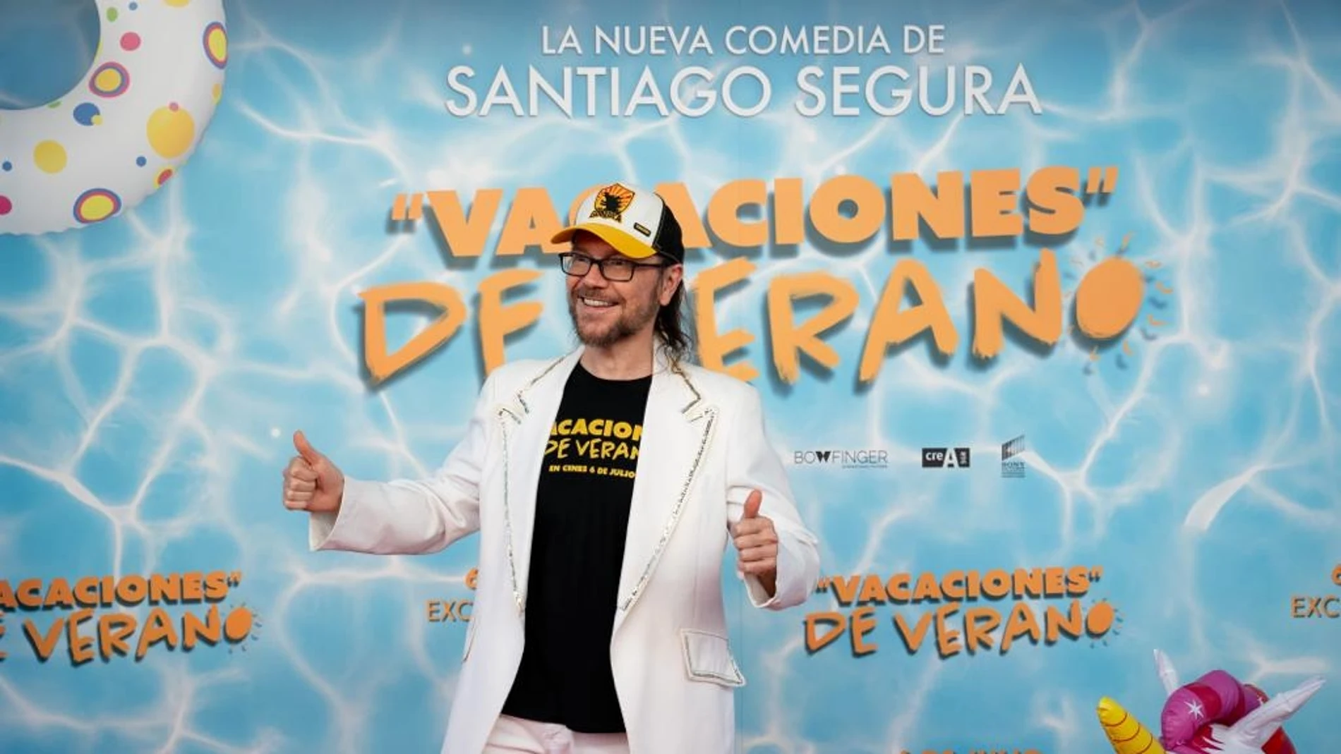 Santiago Segura presentando "Vacaciones de Verano"