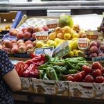 Precios en una frutería.