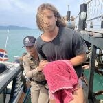 Daniel Sancho, escoltado por la policía