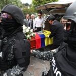 Trasladan el cuerpo del candidato presidencial Fernando Villavicencio hoy, en Quito (Ecuador). 