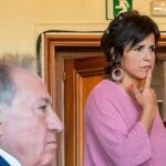 El empresario sevillano, en primer término, durante el juicio en el que testificó la entonces líder de Podemos