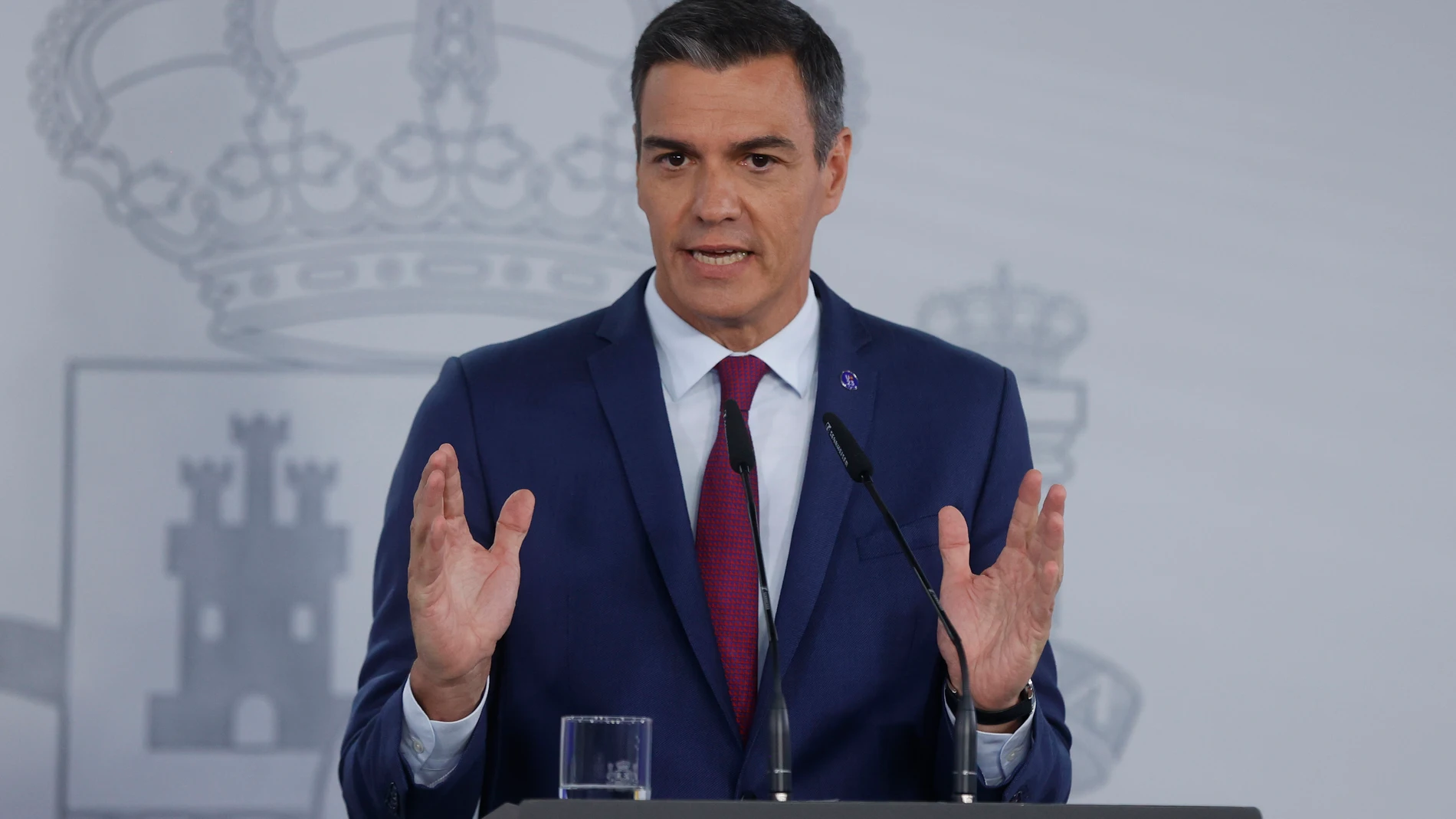 MADRID, 22/08/2023.- El presidente del Gobierno en funciones y líder del PSOE, Pedro Sánchez, ofrece una rueda de prensa en el Palacio de la Moncloa en Madrid, este martes. EFE/ Juan Carlos Hidalgo