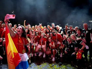 España celebra su histórico Mundial en Madrid Río España celebra su histórico Mundial en Madrid Río