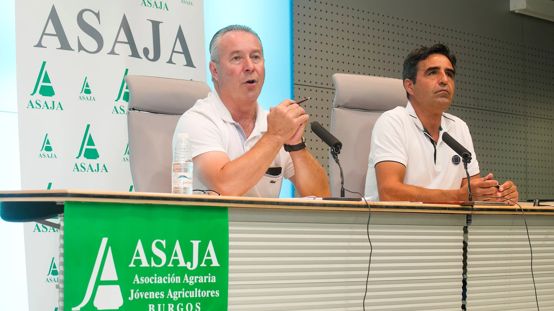 Los presidentes de Asaja Castilla y León y Burgos, Donaciano Dujo y Esteban Martínez, respectivamente, presentan los datos de la cosecha