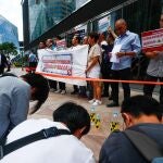 Varios pescadores protestan en Hong Kong por el vertido de Fukushima
