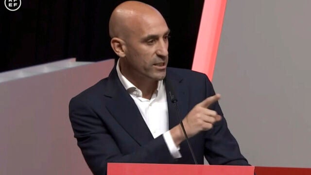 Luis Rubiales anuncia que no dimite como presidente de la RFEF