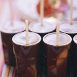 Imagen de archivo de bebidas con pajitas