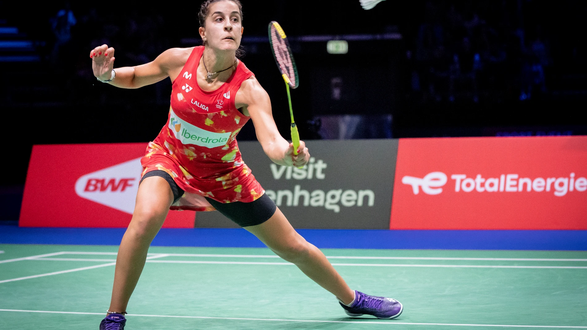 Copenhagen (Denmark), 27/08/2023.- Carolina Marin of Spain in action during the women's singles final match against An Se Young of Korea at the BWF World Championship in Copenhagen, Denmark, 27 August 2023. (Dinamarca, España, Copenhague) EFE/EPA/Mads Claus Rasmussen DENMARK OUT