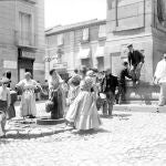En la Fuentecilla, hacia 1910. El agua procedía del viaje de la Fuente de la Reina.