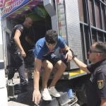 La Policía Nacional y la Guardia Civil localizaron en Ceuta a diez inmigrantes magrebíes escondidos en las atracciones de feria para viajar ilegalmente hacia el puerto de Algeciras (Cádiz) el día 6 de agosto. 
