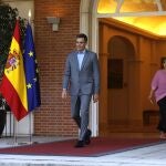 Pedro Sanchez recibe en Moncloa a los bi campeones del mundo de marcha, Maria Perez y Alvaro Martin. © Jesús G