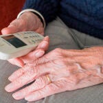 En 2002, el teléfono de violencia intrafamiliar de la Junta de Andalucía recibió un total de 606 llamadas 