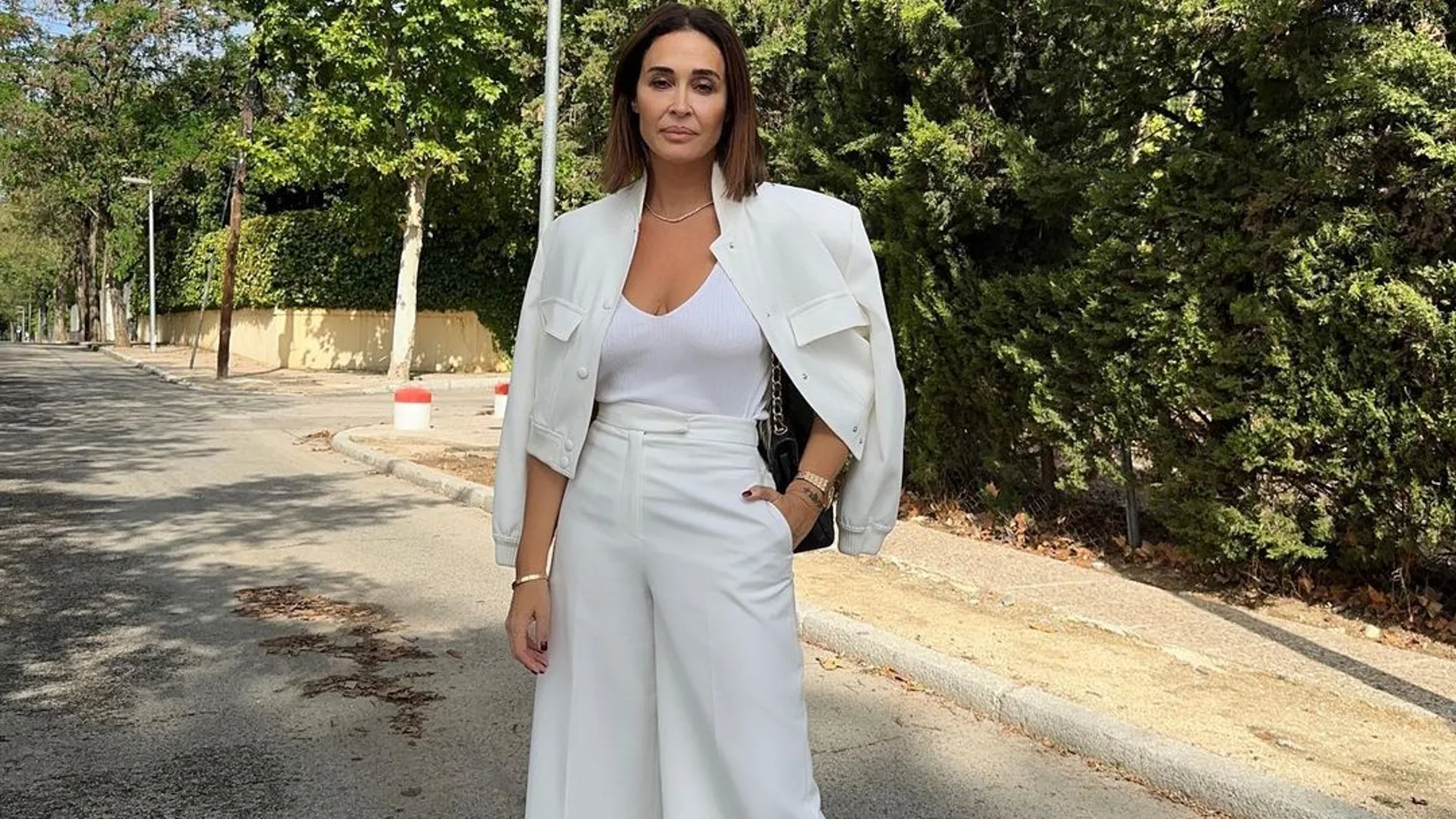 Vicky Martín Berrocal con look blanco.