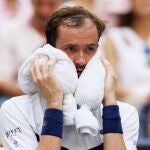 Medvedev, con toallas de hielo por el agobiante calor