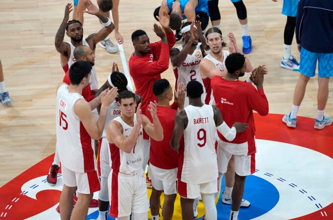 Canadá celebra su victoria en cuartos ante Eslovenia
