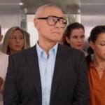 Jordi González y un grupo de mujeres durante la promo de 'La Plaza'