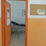  Imagen de la consulta abierta del Instituto Numancia de Santa Coloma de Gramanet, donde los conseller de Salud, Manel Balcells, y la de Educación, Anna Simó, presentaron las novedades de este curso