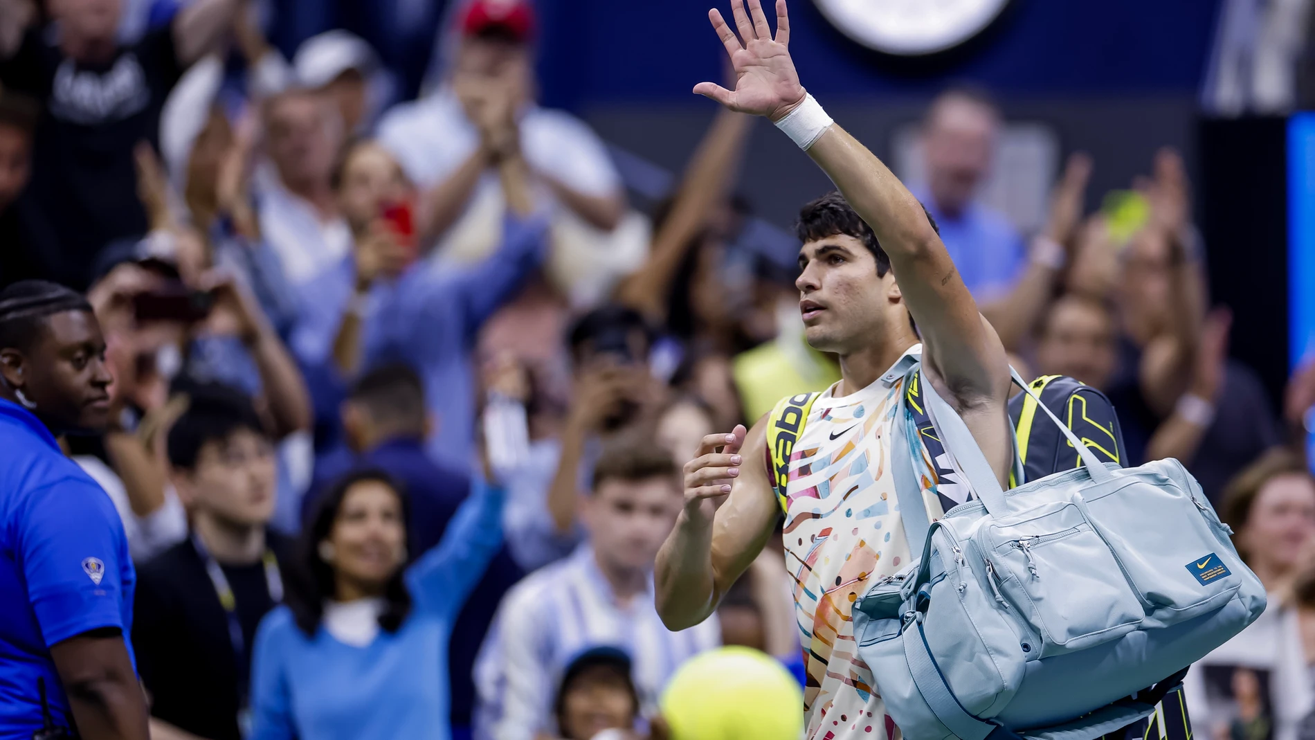 Flushing Meadows (United States), 09/09/2023.- Carlos Alcaraz of Spain reacts while leaving the court after losing to Daniil Medvedev of Russia during their men's singles semifinal round match during the US Open Tennis Championships at the USTA National Tennis Center in Flushing Meadows, New York, USA, 08 September 2023. The US Open runs from 28 August through 10 September. (Tenis, Rusia, España, Nueva York) EFE/EPA/CJ GUNTHER