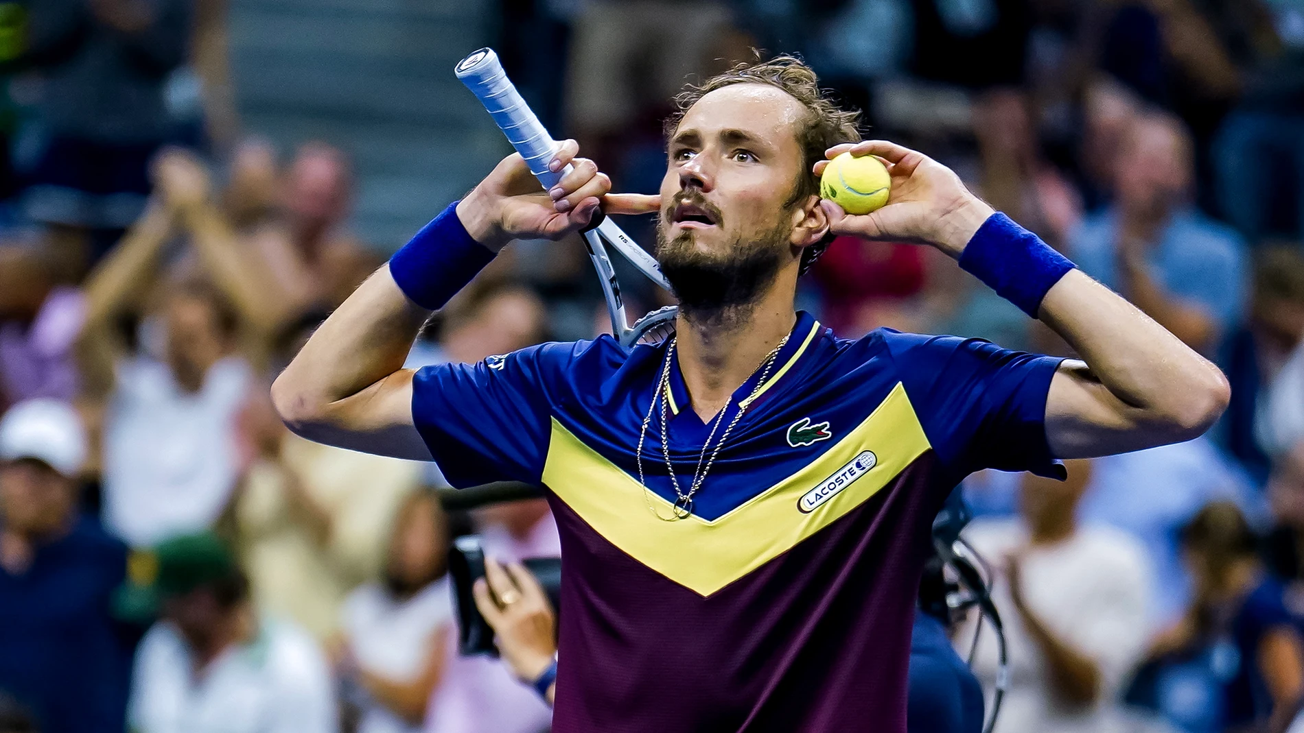Flushing Meadows (United States), 09/09/2023.- Daniil Medvedev of Russia reacts after defeating Carlos Alcaraz of Spain during their men's singles semifinal round match during the US Open Tennis Championships at the USTA National Tennis Center in Flushing Meadows, New York, USA, 08 September 2023. The US Open runs from 28 August through 10 September. (Tenis, Rusia, España, Nueva York) EFE/EPA/WILL OLIVER
