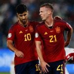 Asensio y Dani Olmo, durante el partido ante Georgia