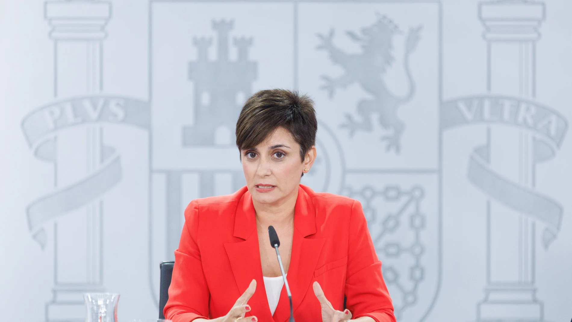 La ministra Portavoz y de Política Territorial en funciones, Isabel Rodríguez, interviene durante una rueda de prensa posterior a la reunión del Consejo de Ministros, en el Palacio de La Moncloa, a 12 de septiembre de 2023, en Madrid (España). El Consejo de Ministros, en su reunión ordinaria de hoy