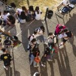 Comienza la EVAU en la Comunidad de Madrid. Imágenes de estudiantes examinados en la Facultad de económicas de la Universidad Complutense.