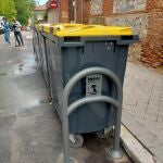 El Ayuntamiento renovará 8.000 horquillas empleadas para proteger los contenedores con un modelo más flexible