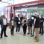 La alcaldesa de Burgos, Cristina Ayala, visita el resultado de las obras de construcción del Mercado Norte provisional, acompañada del vicealcalde, Fernando Martínez Acitores, y de los concejales de Mercados, Raúl Martínez, y de Urbanismo e Infraestructuras, Juan Manuel Manso.