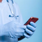 ¿Los médicos de urgencias deberían usar ChatGPT? La máquina acierta un 10% más