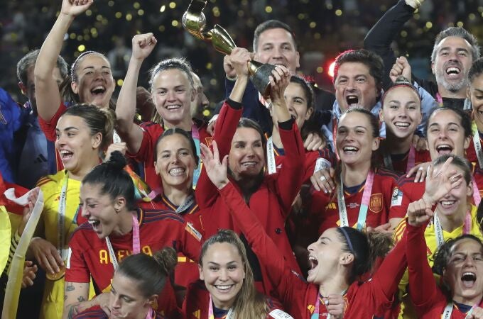 Las jugadoras españolas celebran el Mundial en Sídney