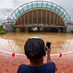 Las fuertes lluvias inundan la estación de la Garena en Alcalá de Henares