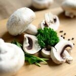 Los ingredientes principales de esta receta de Martín Berasategui serán champiñones y perejil