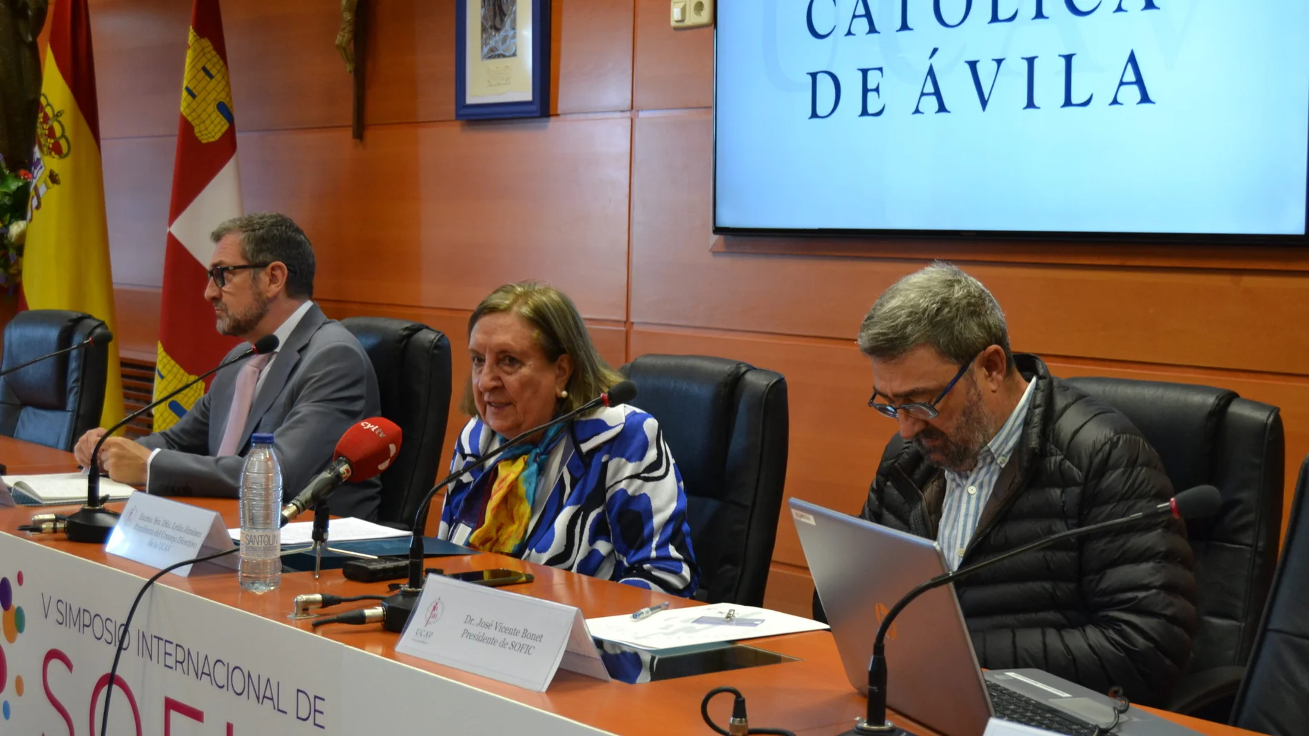 Lydia Jiménez inaugura el V Simposio Internacional de SOFIC