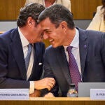 Pedro Sanchez y Antonio Garamendi CEOE © Alberto R. Roldán / Diario La Razón. 
