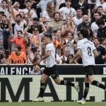 Hugo Duro celebra uno de sus dos goles al Atlético