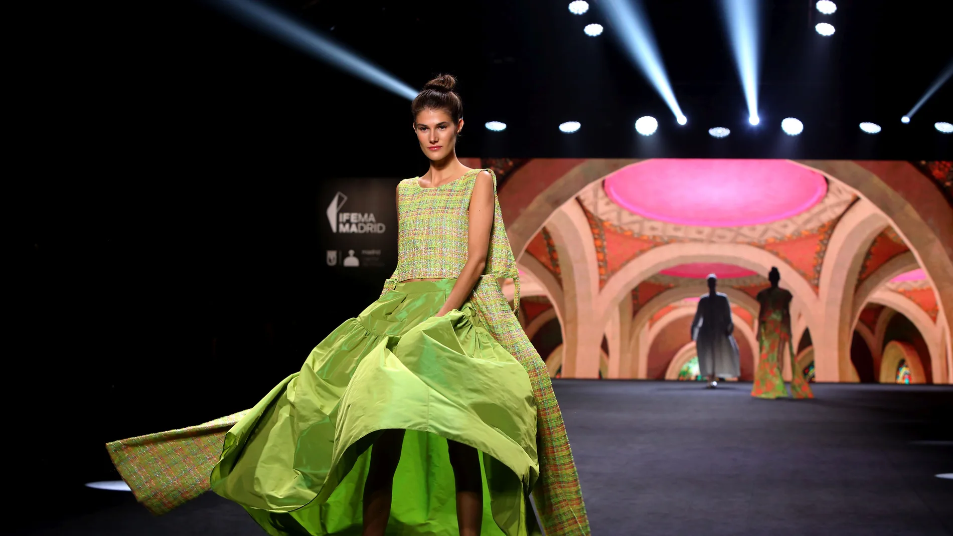 Modelo con un diseño de Fely Campo en la pasada edición de la Madrid Fashion Week