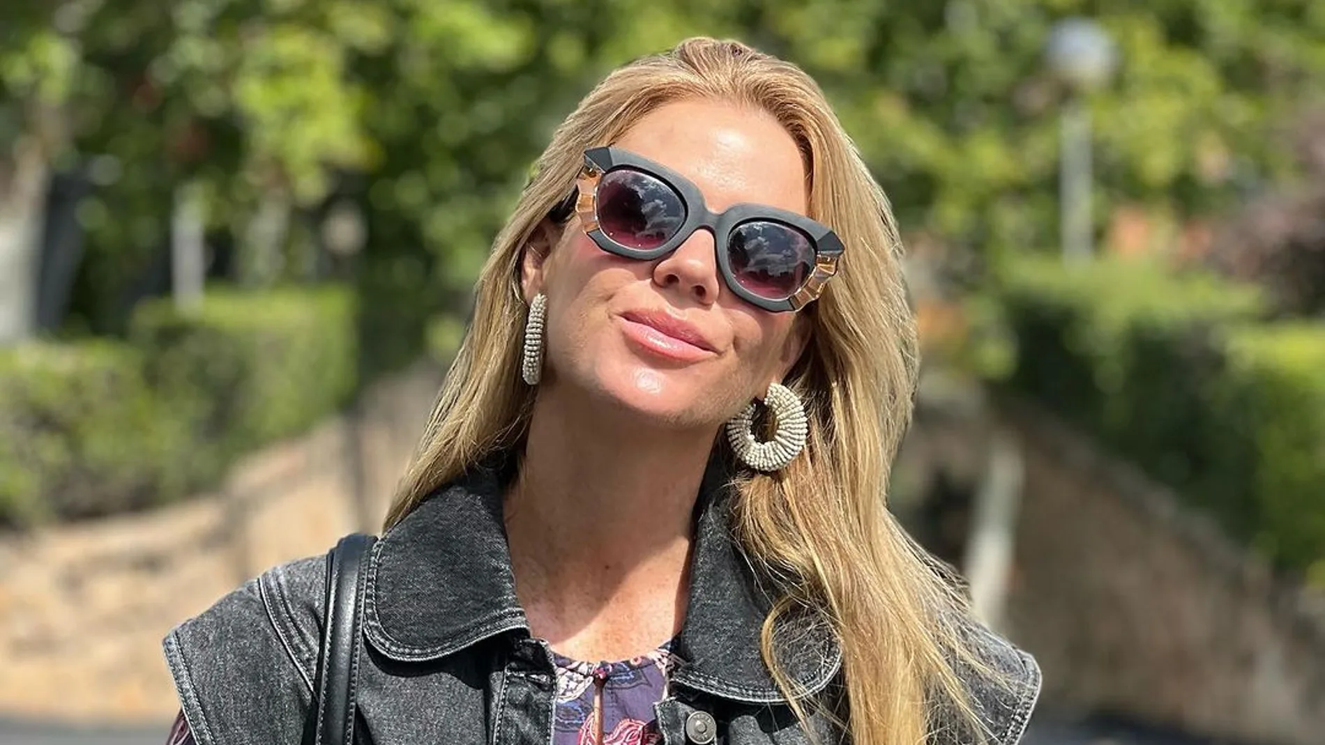 Amelia Bono con un look de lo más tendencia.