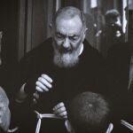 Padre Pío, también conocido como San Pío de Pietrelcina. Sacerdote católico, fraile capuchino, místico, estigmatizado y confesor