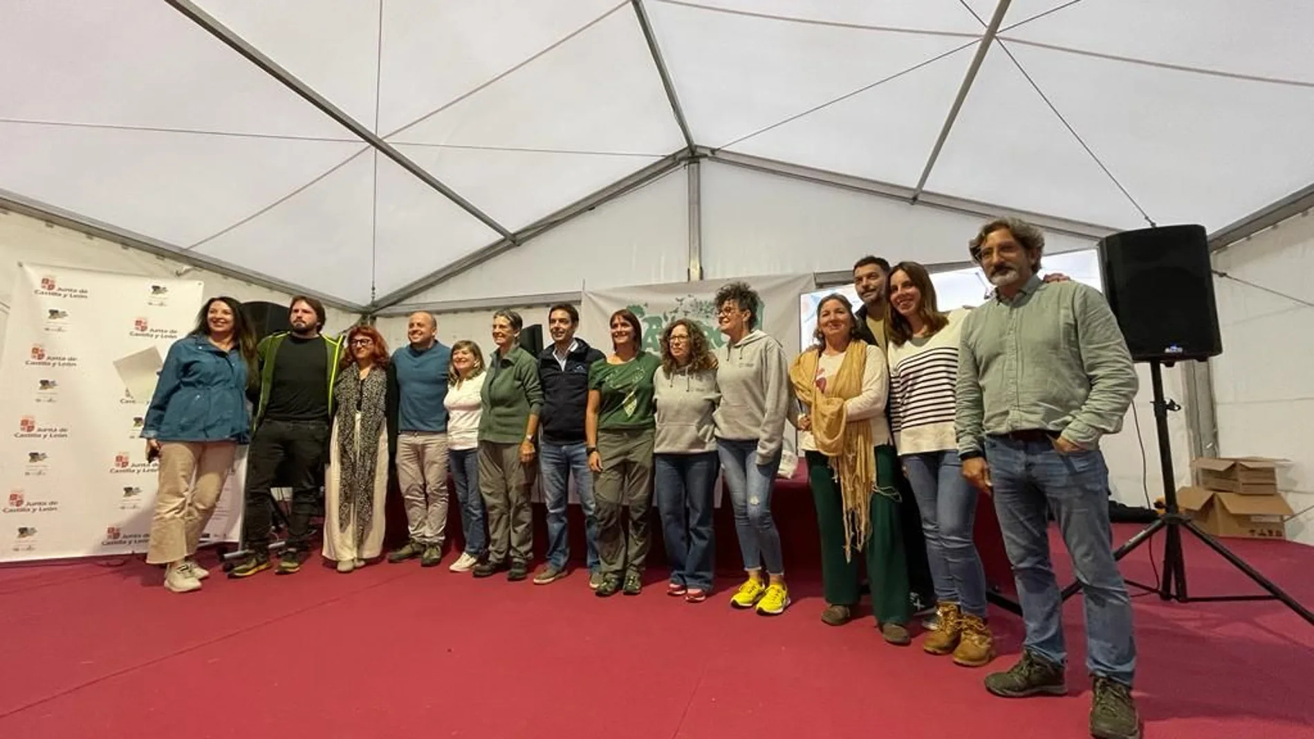 La Junta ha entregado en la Feria Internacional de Ecoturismo Naturcyl, celebrada este fin de semana en Ruesga, Palencia, los premios de empresa sostenible CETS a las empresas turísticas acreditadas con la Carta Europea de Turismo Sostenible en los Espacios Naturales Protegidos de Castilla y León.