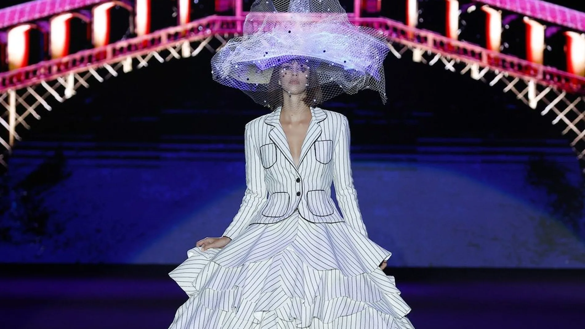 Desfile de Tete by Odette