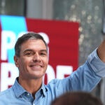 Pedro Sánchez asiste a la Fiesta de la Rosa en Oroso, A Coruña