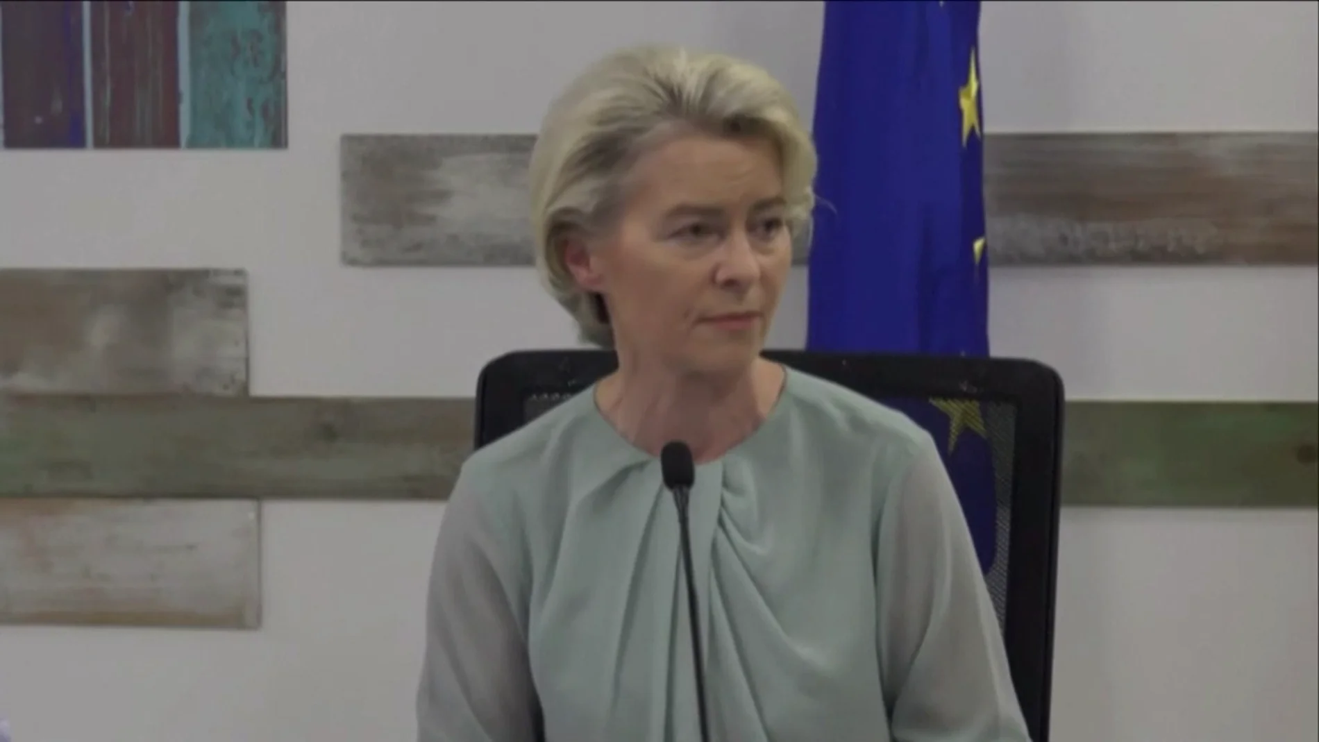 Von der Leyen presenta un plan de acción que prevé acelerar las deportaciones de migrantes