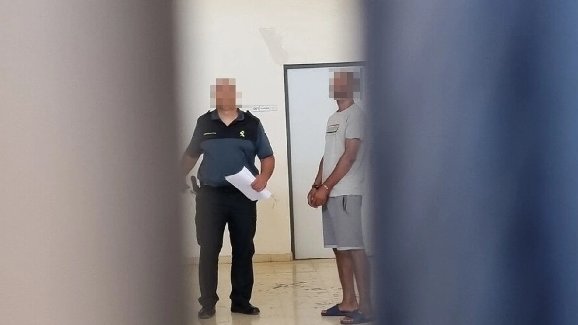 El detenido por matar a su ex pareja en Cieza, tras pasar a disposición judicial