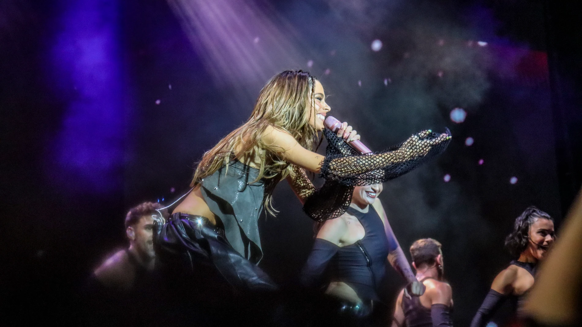 MADRID, 18/09/2023.- La artista argentina Tini Stoessel, durante su actuación de despedida en su gira por España en el WiZink Center de Madrid ayer domingo.- EFE/ Ana Báez