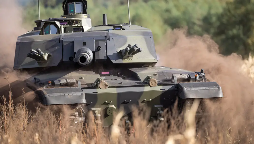 Imagen frontal del nuevo carro de combate Challenger 3 de Reino Unido