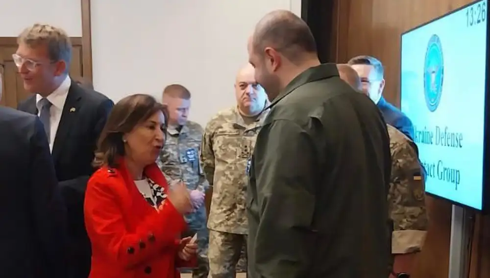 Robles charla con su homólogo ucraniano, Rustem Umerov