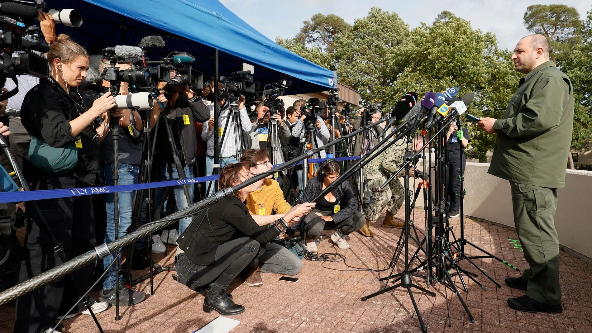 Ramstein (Germany), 19/09/2023.- Ukrainian Defense Minister Rustem Umjerow speaks to the media after the fifth meeting of Ukraine Defense Contact Group at the US Air Base in Ramstein, Germany, 19 September 2023. The US Secretary of Defense has invited Ministers of Defense and senior military officials from around the world to Ramstein to discuss the ongoing crisis in Ukraine and various security issues facing US allies and partners. (Alemania, Ucrania) EFE/EPA/RONALD WITTEK