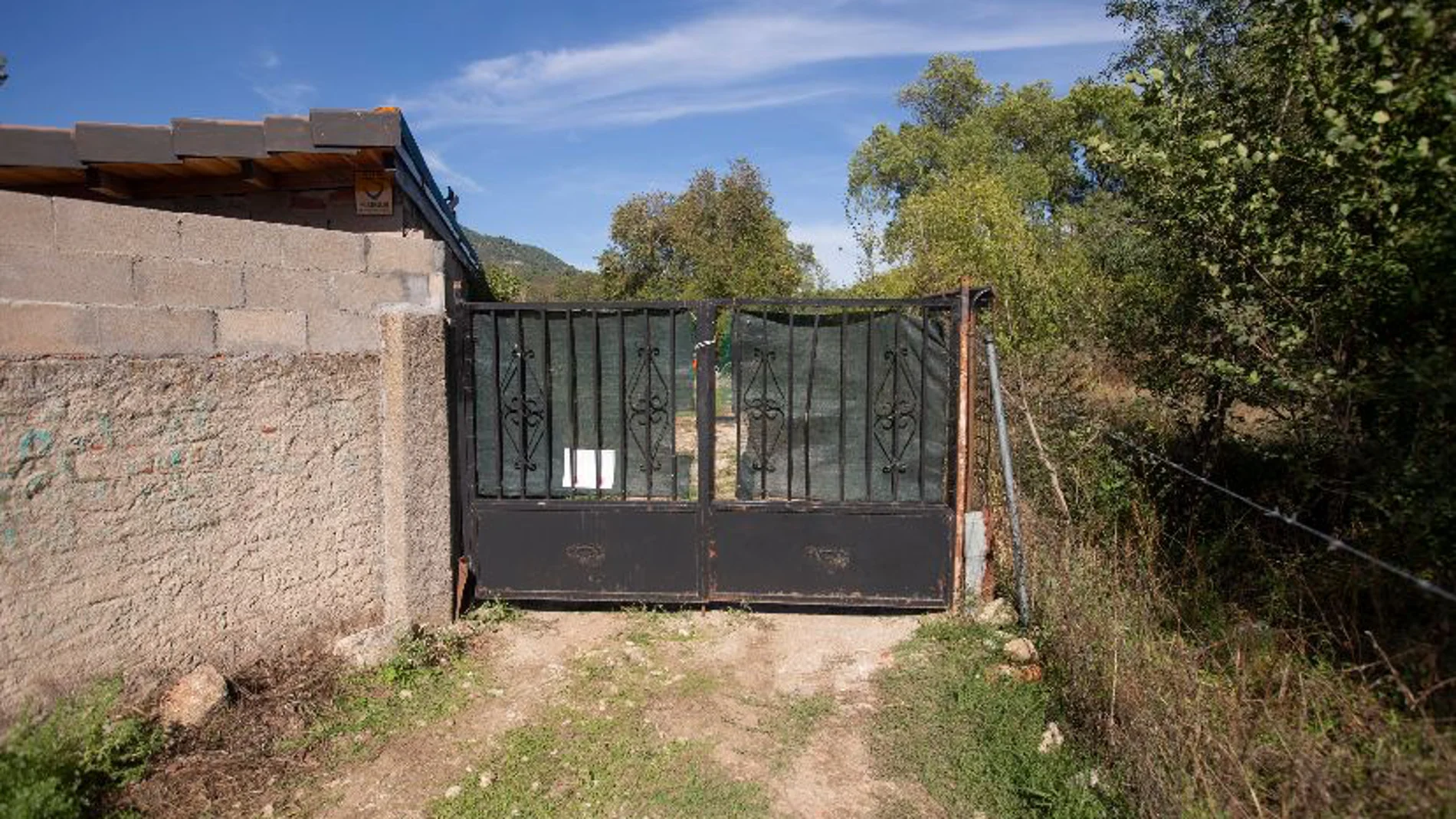Acceso a la finca donde se encontró el cadáver del anciano