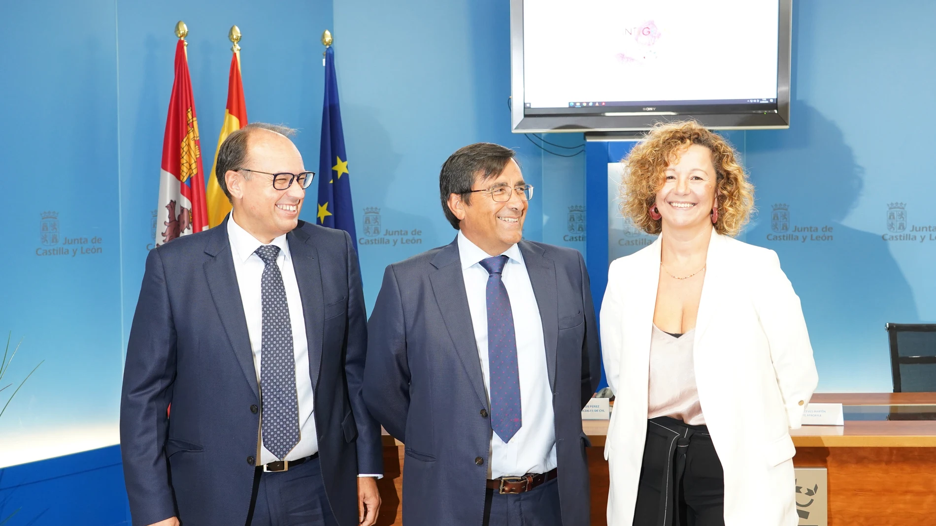 Carlos Raúl de Pablos, Domingo Aceves y Silvia Fernández, en la rueda de prensa con motivo del Día Mundial del Alzheimer